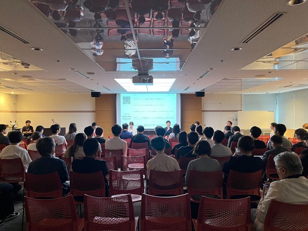 トークセッションの様子。クリックで拡大表示。